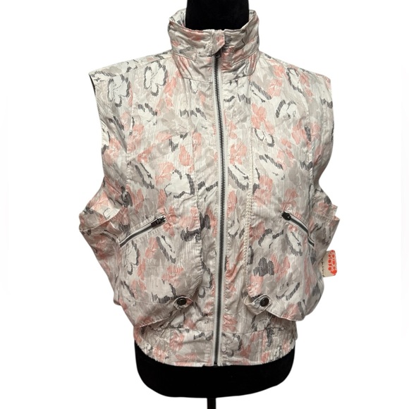 NWT Free People Movement Off The Grid Vest in Ivory Floral. - Picture 2 of 11